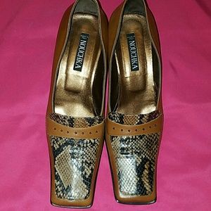 NOUCHKA Square Toe Chunky Heel