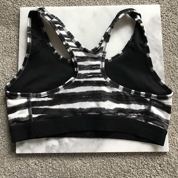 Nike Black and White Sports Bra - Picture 2 of 3