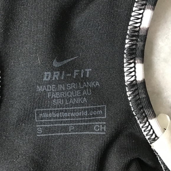 Nike Black and White Sports Bra - Picture 3 of 3