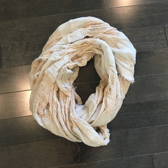 ❗️Cream infinity scarf