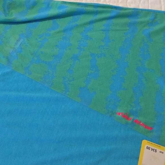 Under Armour shirt w/tie at back neck. - Picture 4 of 4