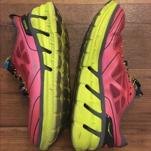 Hoka One One Conquest