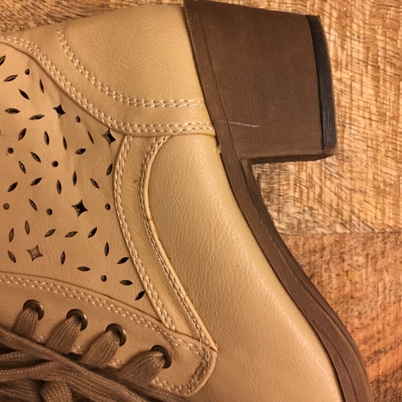 Cream Perforated Heeled Ankle Bootie - Picture 4 of 4