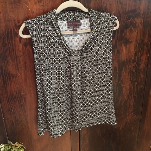 Dana Buchman Sleeveless Blouse!!