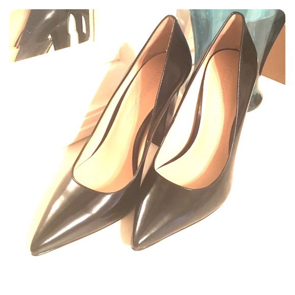 Elizabeth and James 9 women's black leather pumps