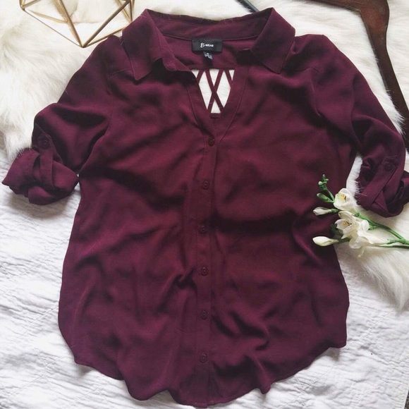 b•wear Tops - nwt// b•wear v neck button down caged hi-low