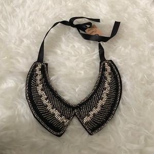 Collar beaded necklace