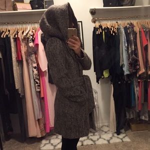 LIKE NEW Zara wool coat with oversized hood