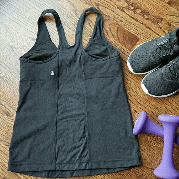Lululemon black tank.