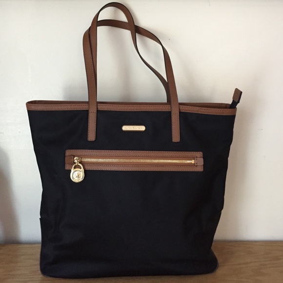 Michael Kors Handbags - Brand New Michael Kors tote✨