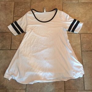 Lularoe perfect T size small