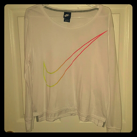 Long sleeve t-shirt