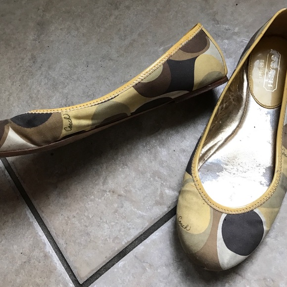 Coach flats