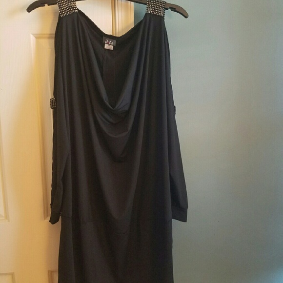 Black, cold shoulder, 3x dress