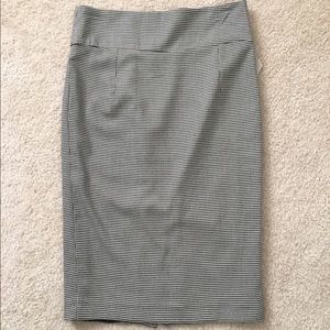 Zara Black and White Pencil Skirt