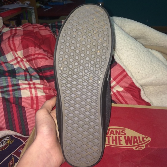 Vans - Picture 2 of 4