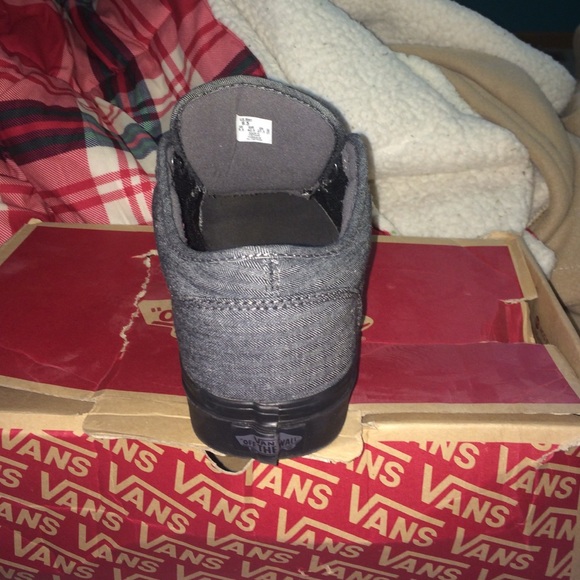 Vans - Picture 4 of 4