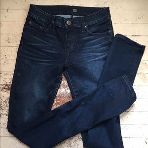 Dark wash stretchy skinny jeans