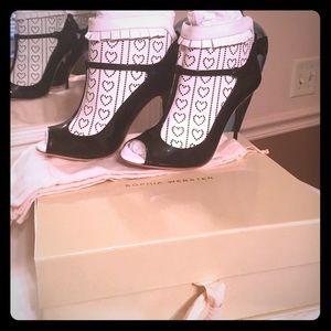 Sophia Webster peep toe Heel black and white 8 NIB