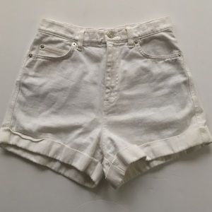 High Rise Gap short white size 27r