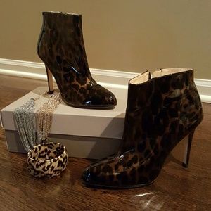 Anne Klein Cheetah print Booties
