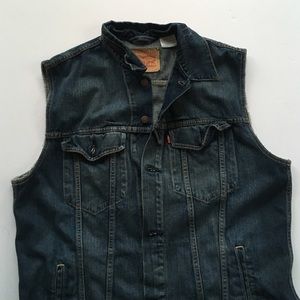 Men's L/XL Levi's denim vest