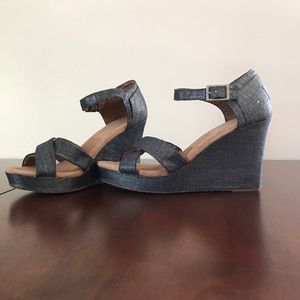 NWOT Toms platform denim strappy sparkle sandals
