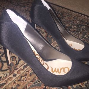 worn once- sam edelman black pumps- size 8