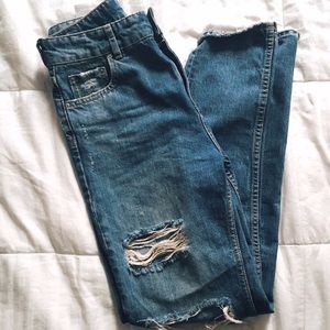 🌹 zara distressed boyfriend jeans 🌹