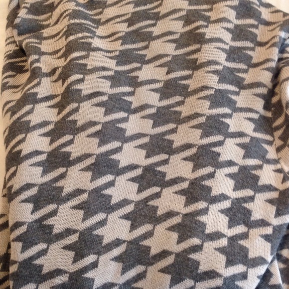 Cardigan - Picture 2 of 3