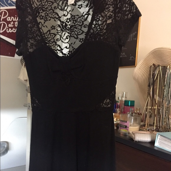 Black lacy cocktail dress - Picture 1 of 2
