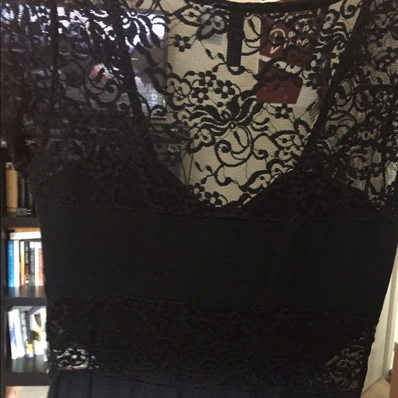 Black lacy cocktail dress - Picture 2 of 2