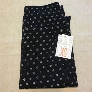 ⚡️SALE⚡️Lularoe Cassie (XS)