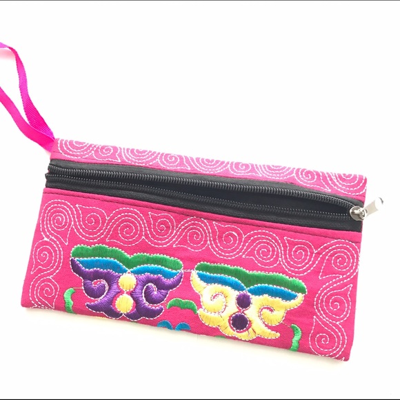 *New Pink Handmade Embroidered Wristlet - Picture 3 of 4