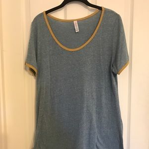 Lularoe Large Classic T