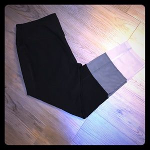 Women's Nike Dri Fit Crop leggings size large.