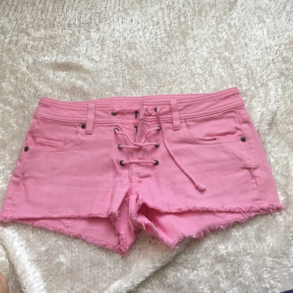 NWT, LONDON JEAN, VS CHEEKY BOOTY SHORT SIZE 2