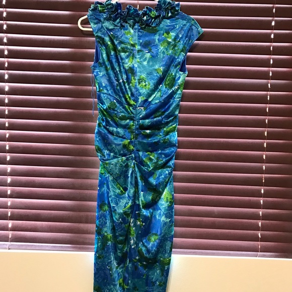 Dress - Picture 2 of 2