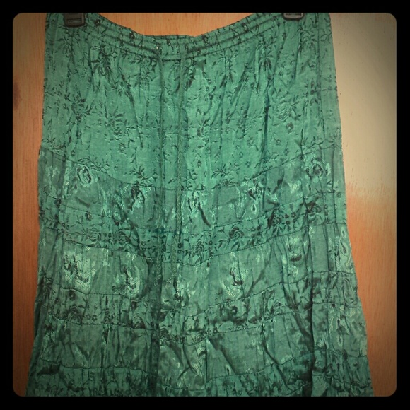 A-list by Wrapper Adjustable Shimmery Green Skirt