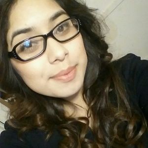 Meet your Posher, Yadira