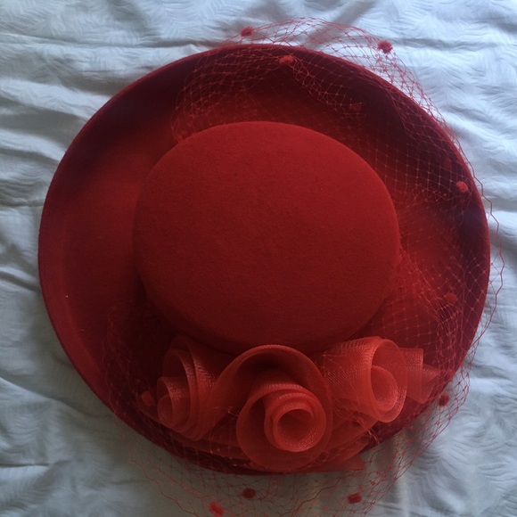 Red Lady Hat, 100% Wool. - Picture 1 of 4