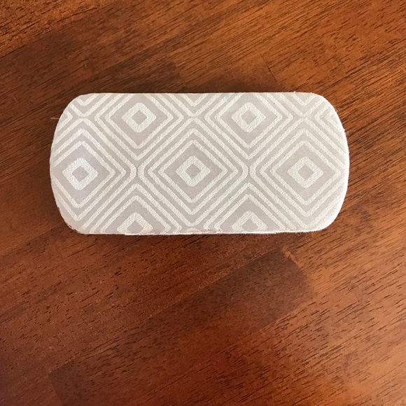 ThirtyOne taupe geometric wallet/clutch