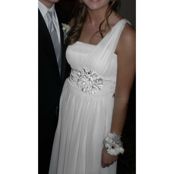 Elegant White Prom Dresses