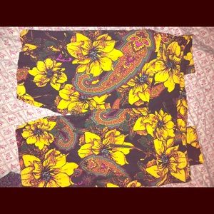Lularoe TC yellow flower leggings