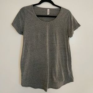 Small Lularoe classic t