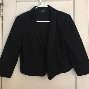 Tahari Cropped Blazer