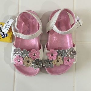 Girls Sandals nwt