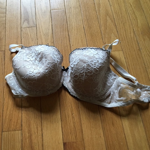 victoria's secret lace bra