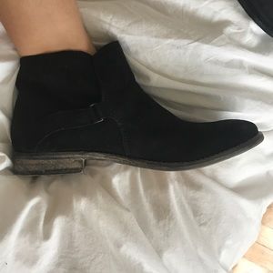 Ankle booties only worn once