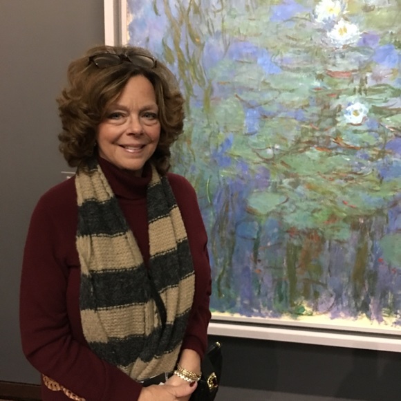 Meet your Posher, Debbie